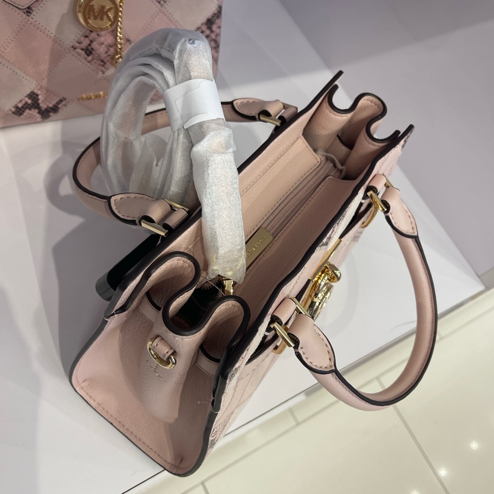 MICHAEL KORS Hamilton Sm Patchwork Snake Embossed Satchel Crossbody
Powder
NWT - Picture 14 of 16